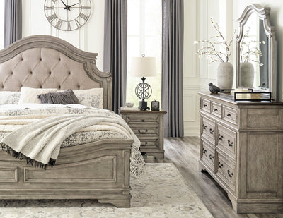B6030 - 4pc Bedroom Set - Queen, King